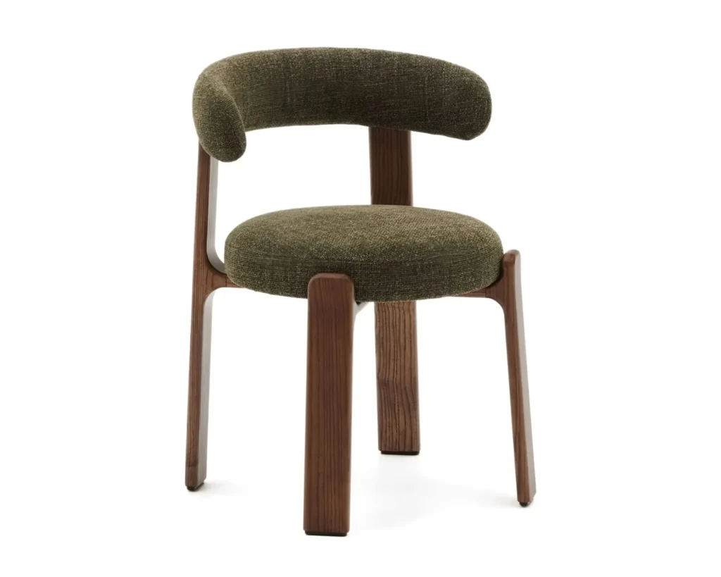 כיסא עץ מרופד קלאסי