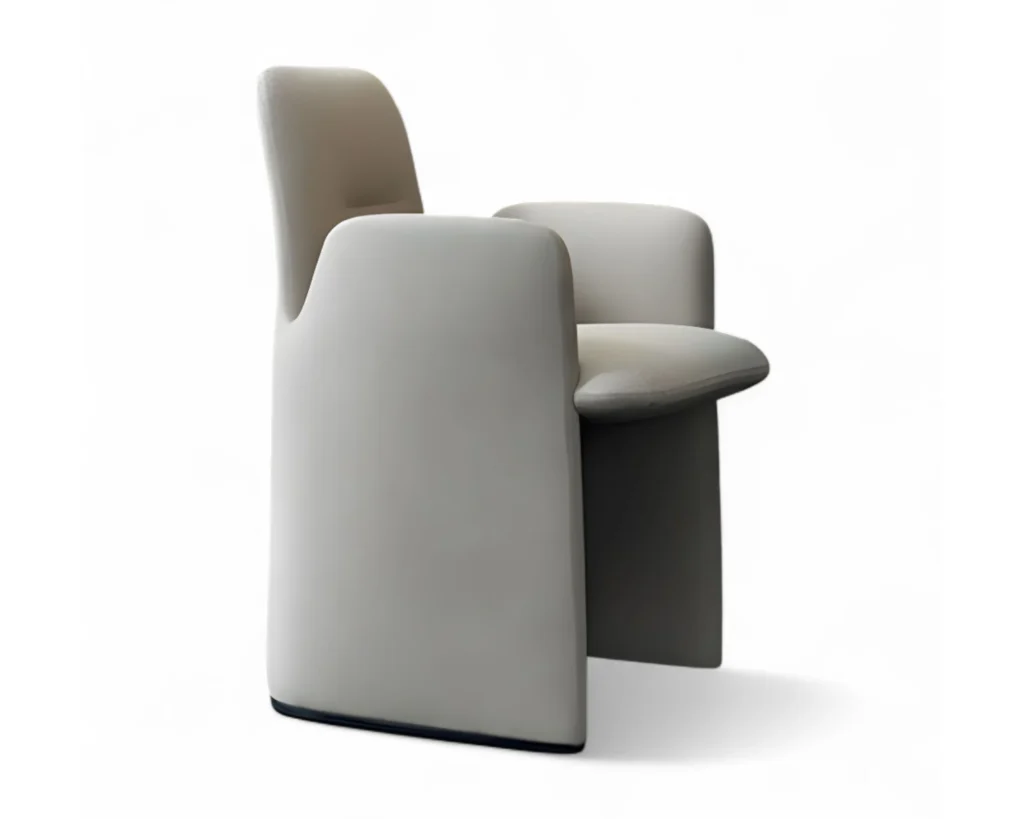 כיסא קלאסי מרופד עם ידיות