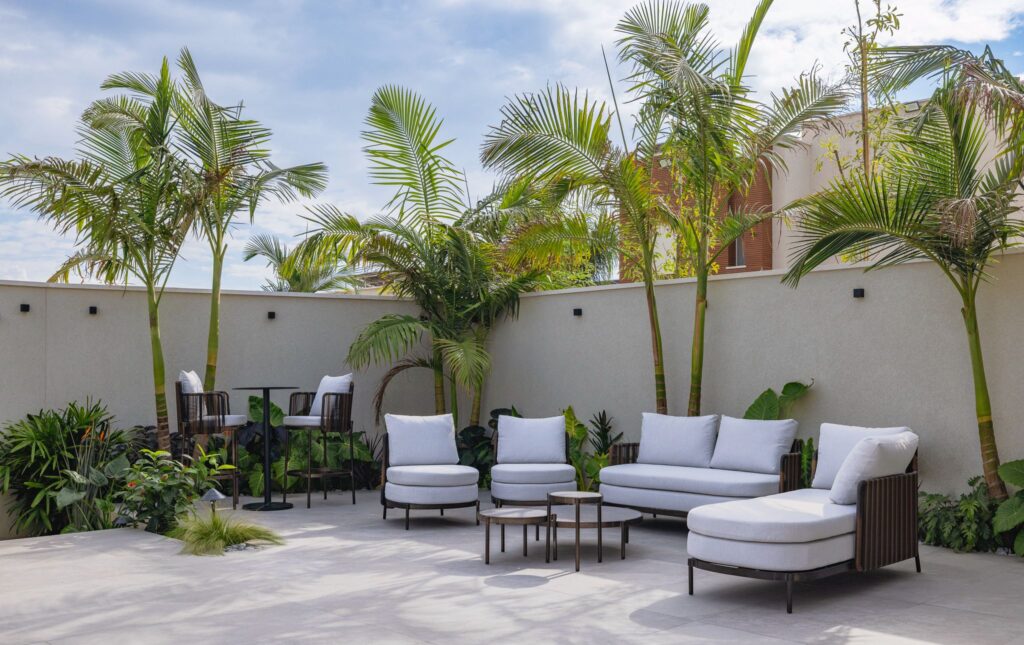 פרטי עיצוב משלימים בבית יוקרתי בשרון ובצפון