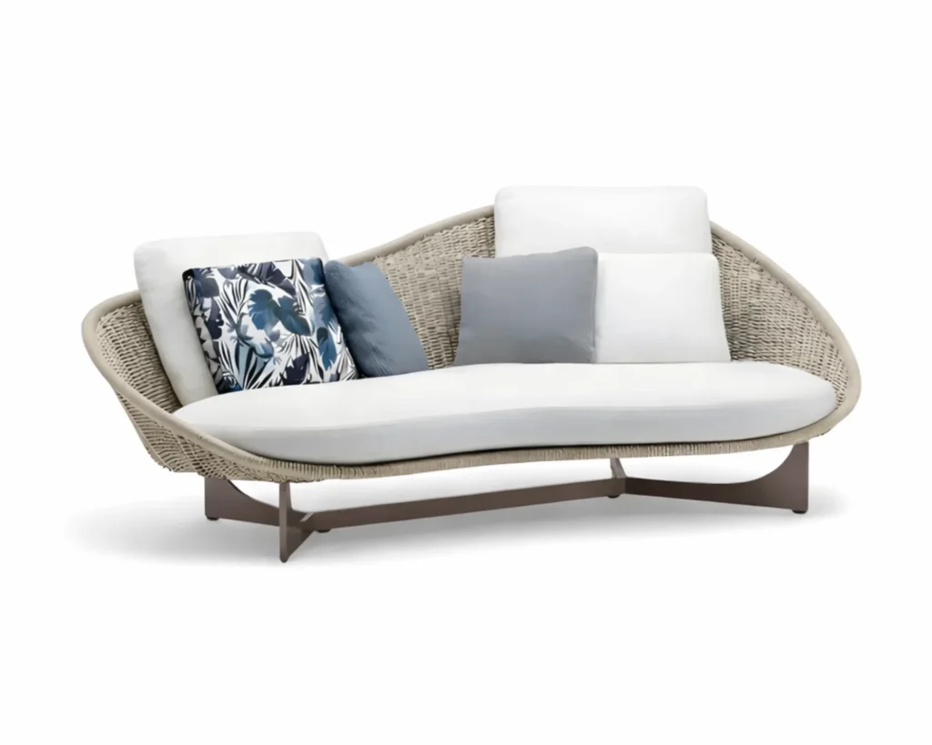 ספת חוץ בעיצוב עוטף