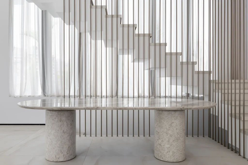 חלל מגורים מעוצב בסגנון מודרני – עיצוב פנים יוקרתי באשקלון