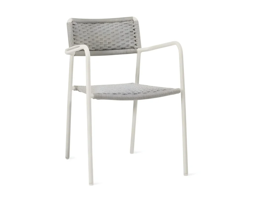 כיסא גן יוקרתי בעיצוב אלגנטי