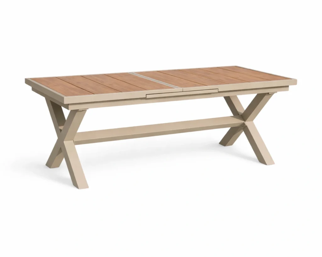 שולחן עם פתיחה אלגנטית