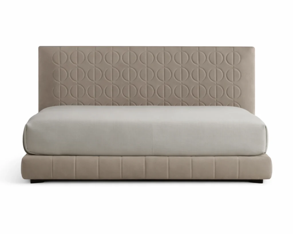 מיטה מעוצבת יוקרתית עם עיצוב מיוחד ומרשים