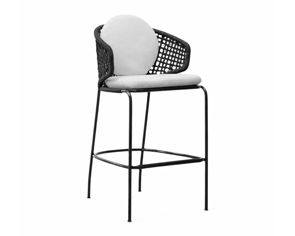 כיסא בר לאווירת חוץ יוקרתית