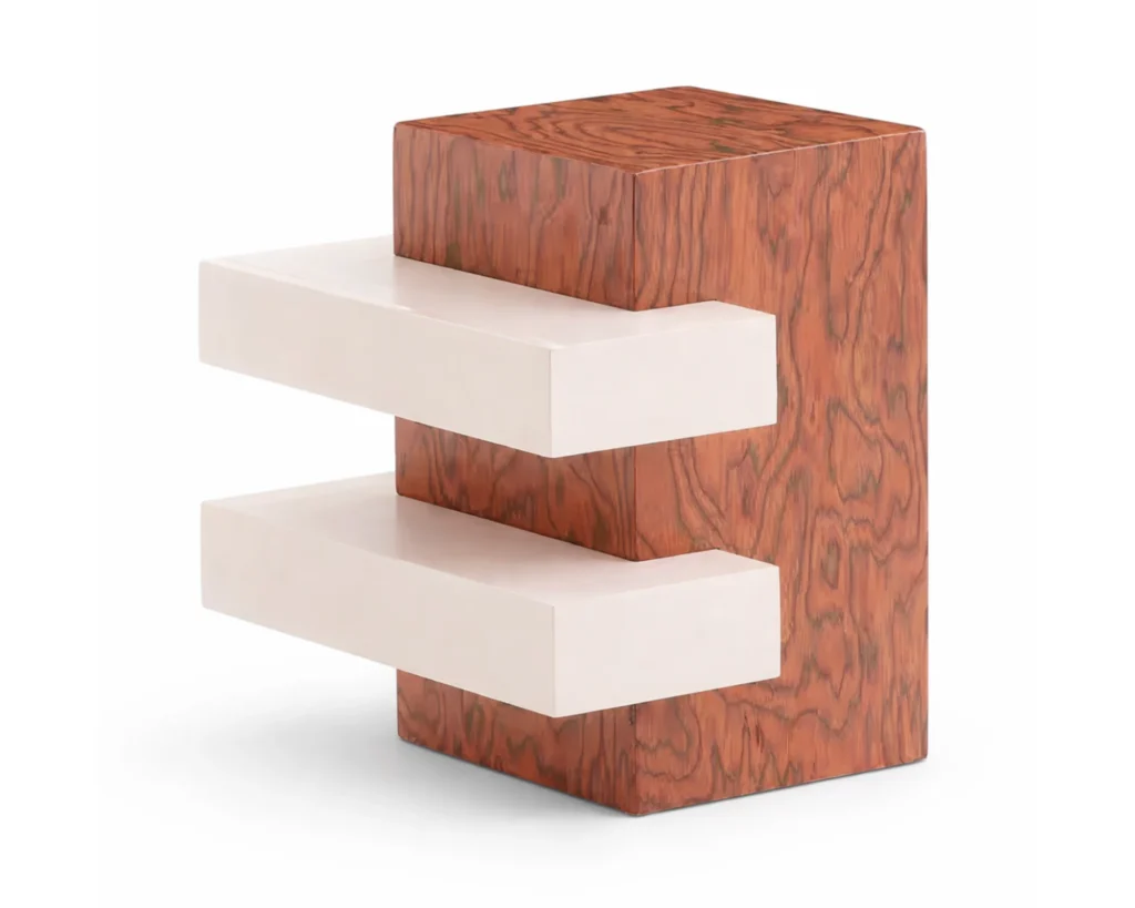 שולחן צד פיסולי מודרני בציפוי עץ