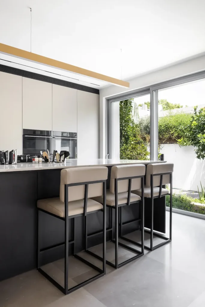 עיצוב פנים יוקרתי לבית פרטי בכפר שמריהו