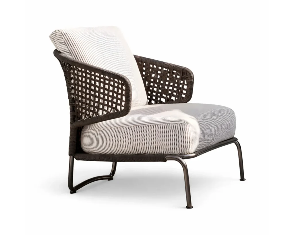 כורסת חוץ מודרנית