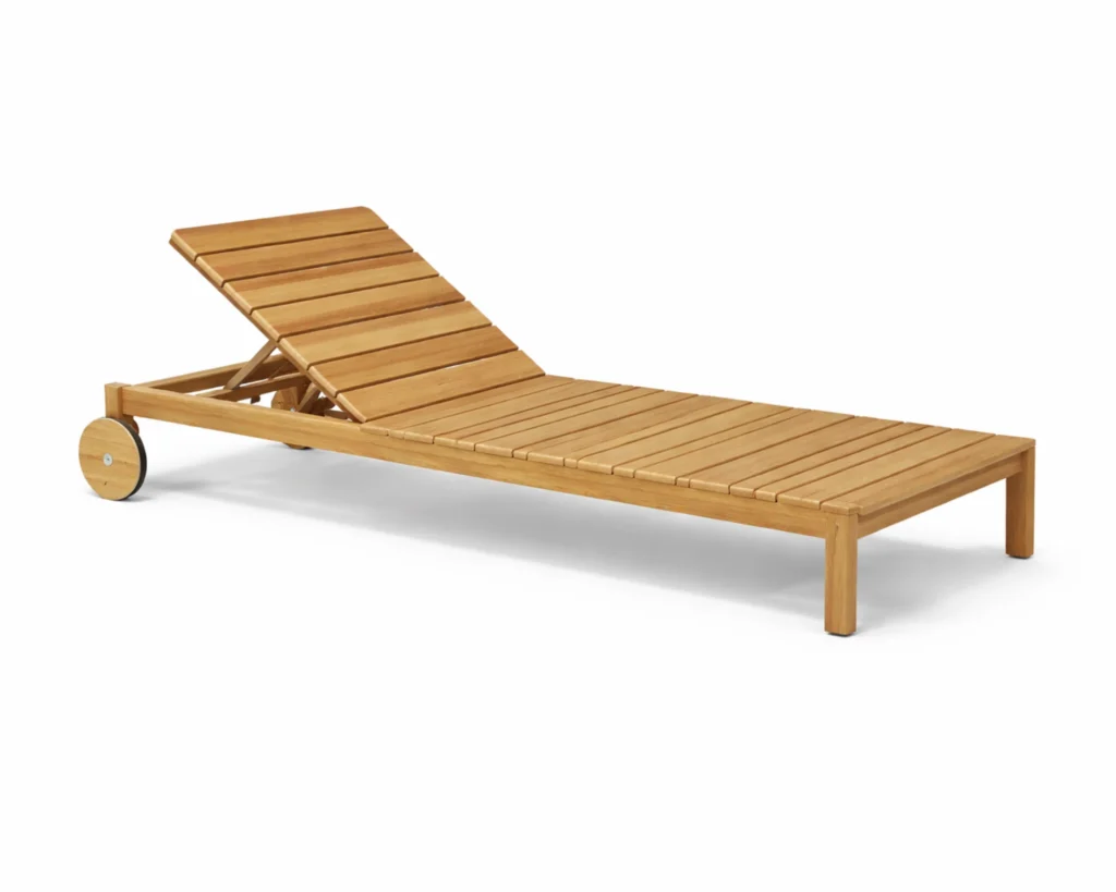 מיטת שיזוף מעץ בעיצוב יוקרתי