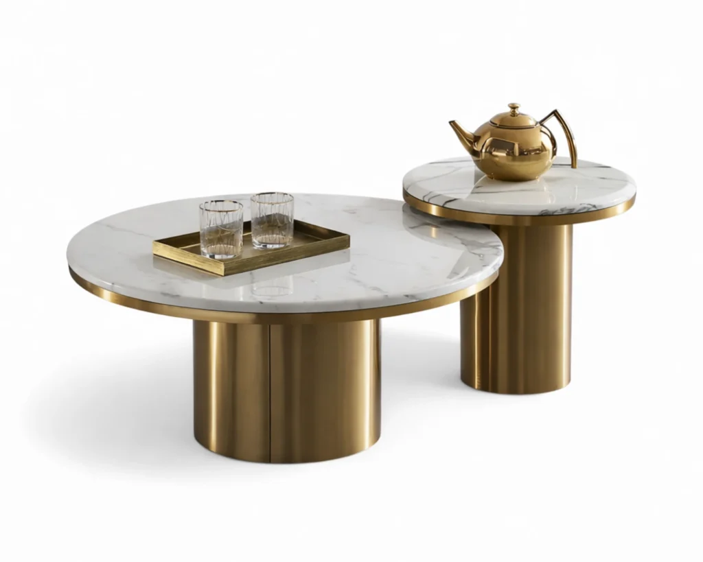 זוג שולחנות סלון יוקרתיים מזהב ושיש לבן