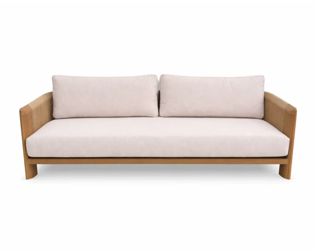 ספת חוץ עם מסגרת עץ וידיות מעוגלות