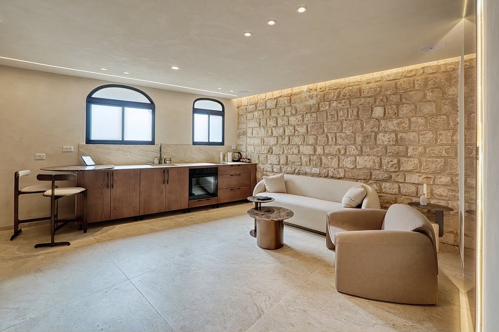 פרויקט Numa Suites בצפת בעיצוב בר לגזיאל עם ריהוט יוקרתי של מילאנו מעצבים איכות